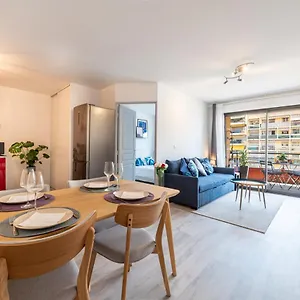 Appartement Superbe Rénové Au Centre De, Menton
