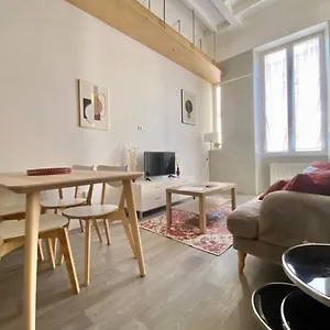 Appartement Le Botta Deux Pièces Plein Centre, Menton